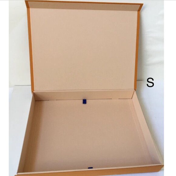 Louis Vuitton Boxes, Bags and Ribbons in Small, Medium, Large sizes (Authentic) - Picture 7 of 11